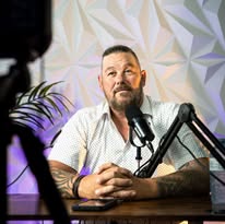 Straight Talk Report With Pat King